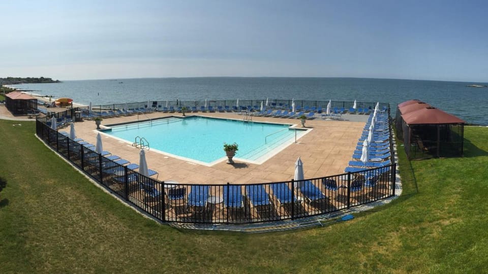 Waters Edge Resort and Spa TimeShare Hotel in Westbrook