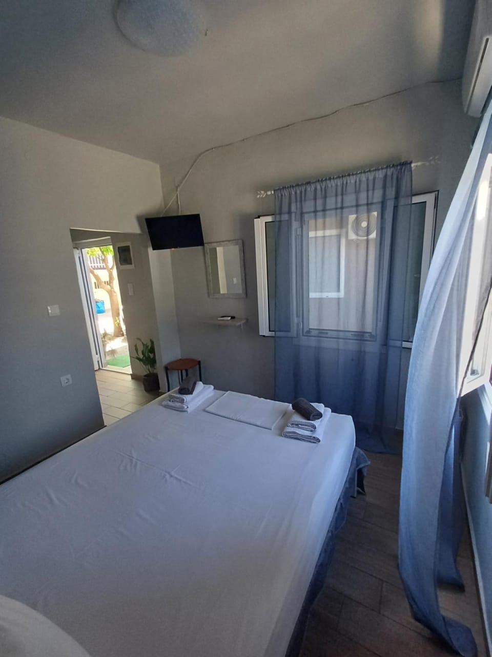 Family Room's Eirini Apartment in Peloponnese, Western Greece and the Ionian