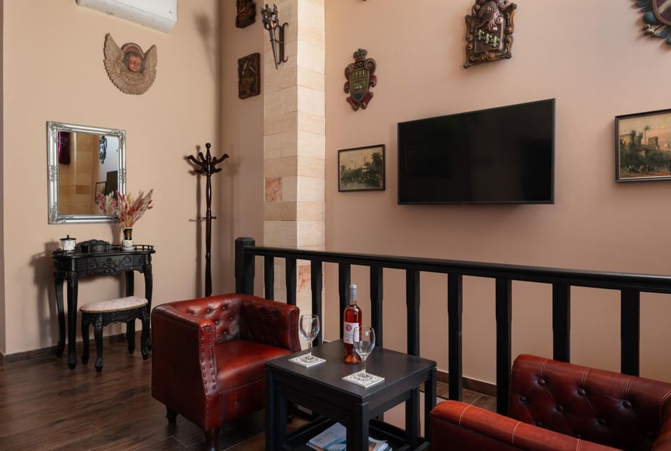 TV and multimedia, Decorative detail, Seating area