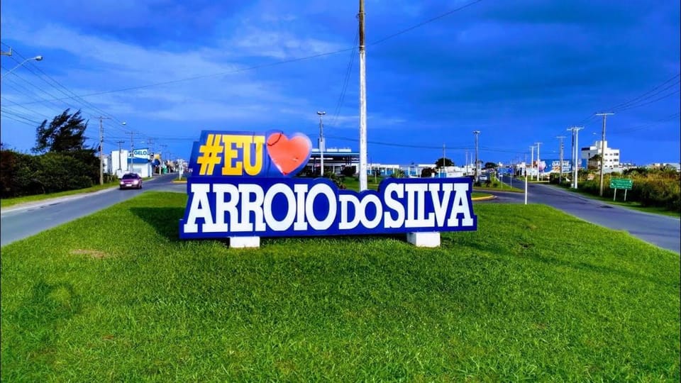 Casa bege Bal Arroio do Silva com internet House in State of Santa Catarina