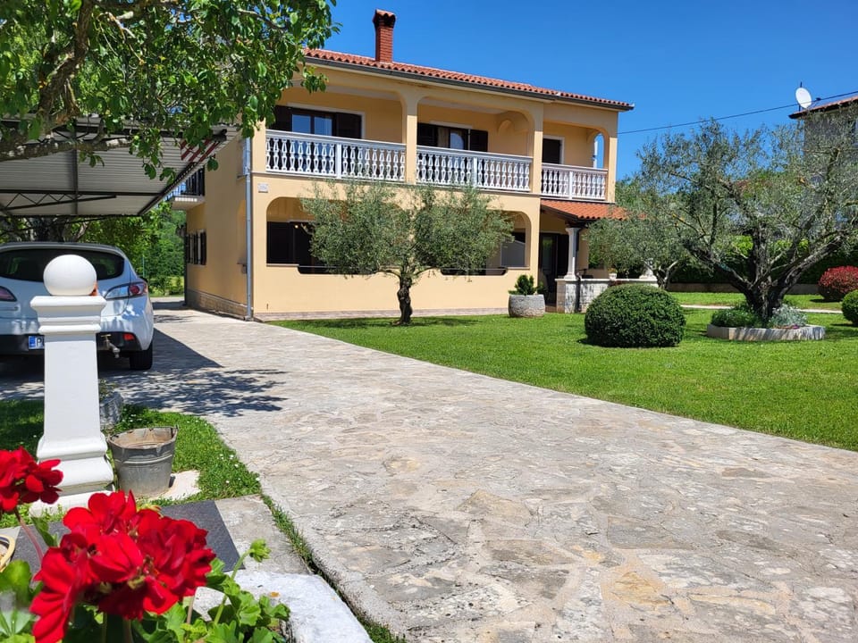 Property building, Spring, Day, Garden, Garden, Garden view