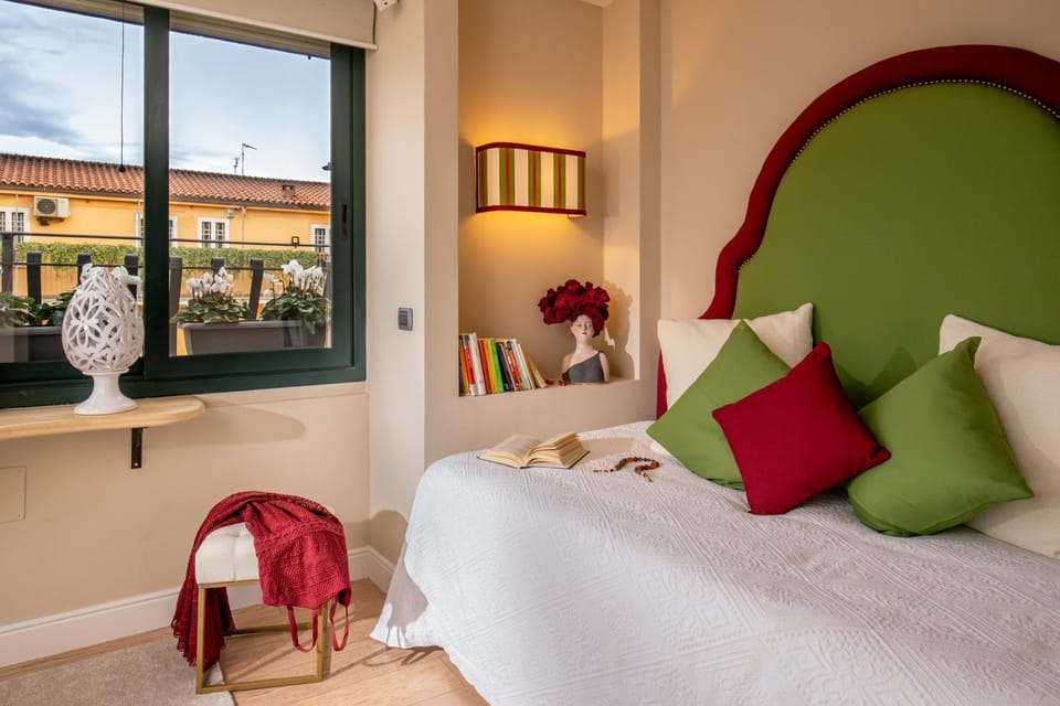 Bed, Decorative detail, Bedroom