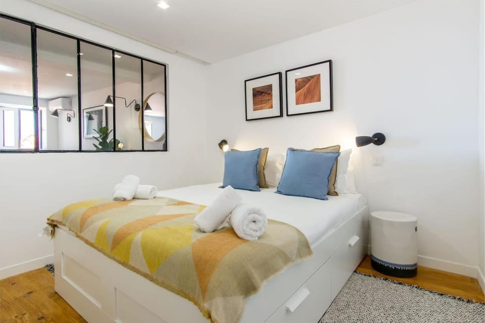 Bed, Photo of the whole room, Bedroom