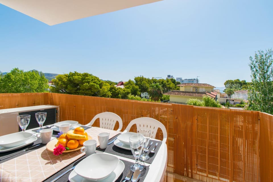 Off site, Balcony/Terrace