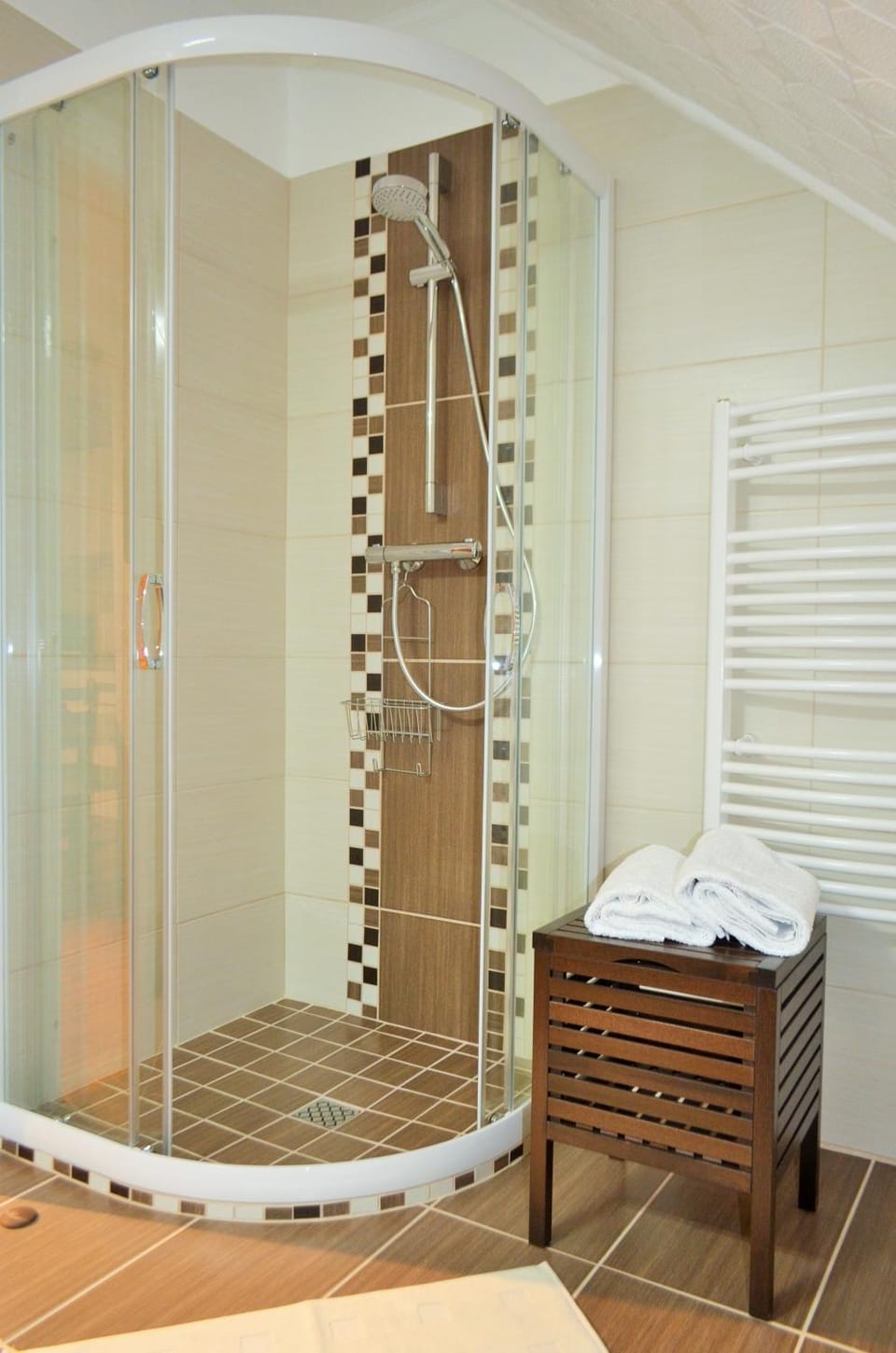 Shower, Shower, Toilet, Bathroom