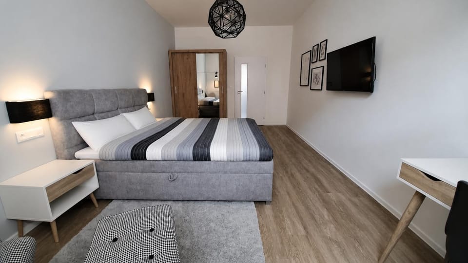 Bed, Bedroom