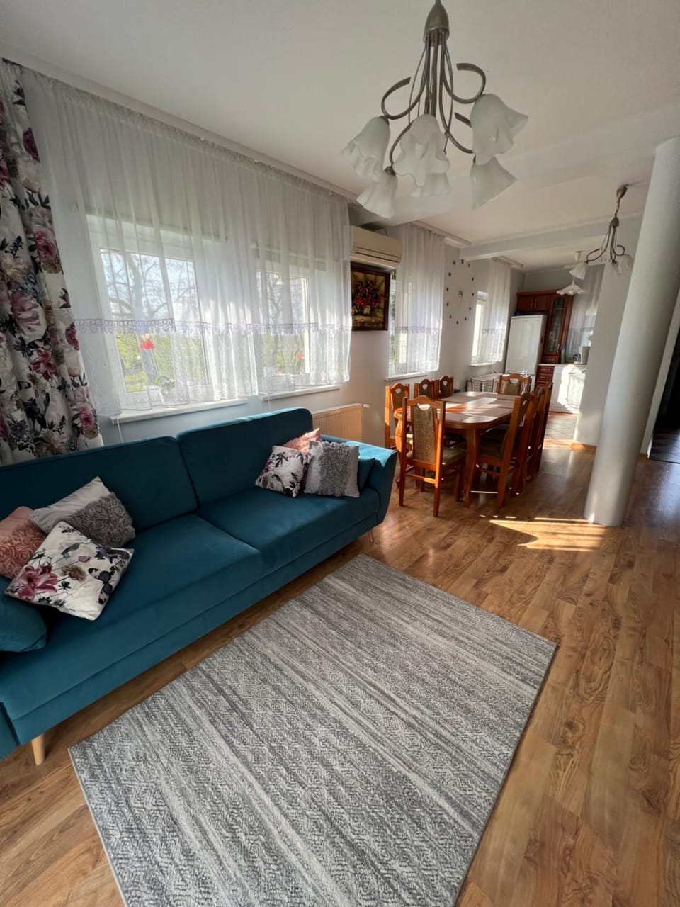 Living room, Seating area, Dining area