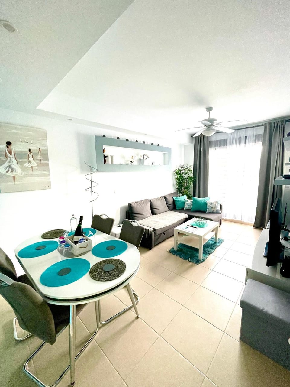 Living room, Seating area