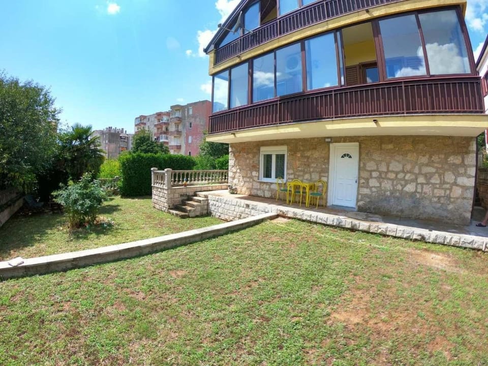 Facade/entrance, Garden