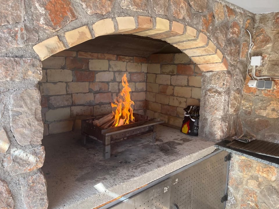 BBQ facilities, Seating area
