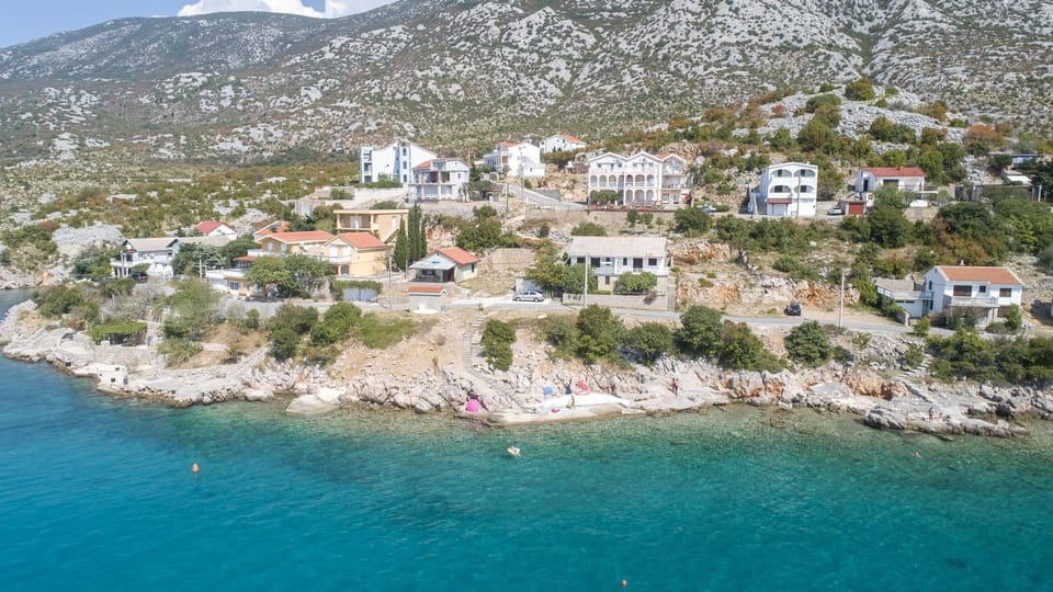 Neighbourhood, Bird's eye view