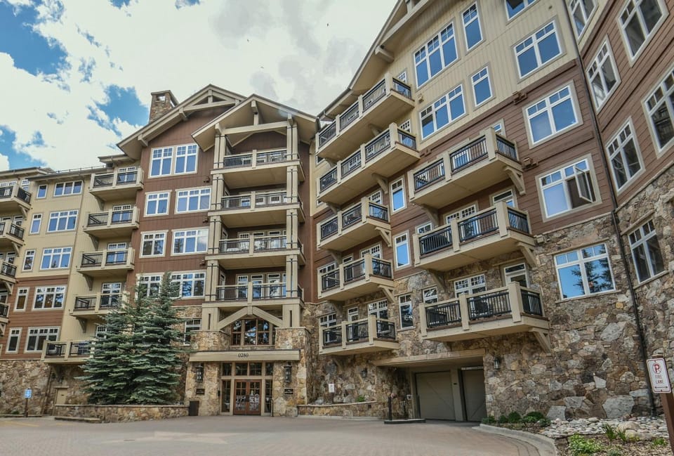 Lone Eagle 3001 by SummitCove Lodging in Colorado House in Keystone