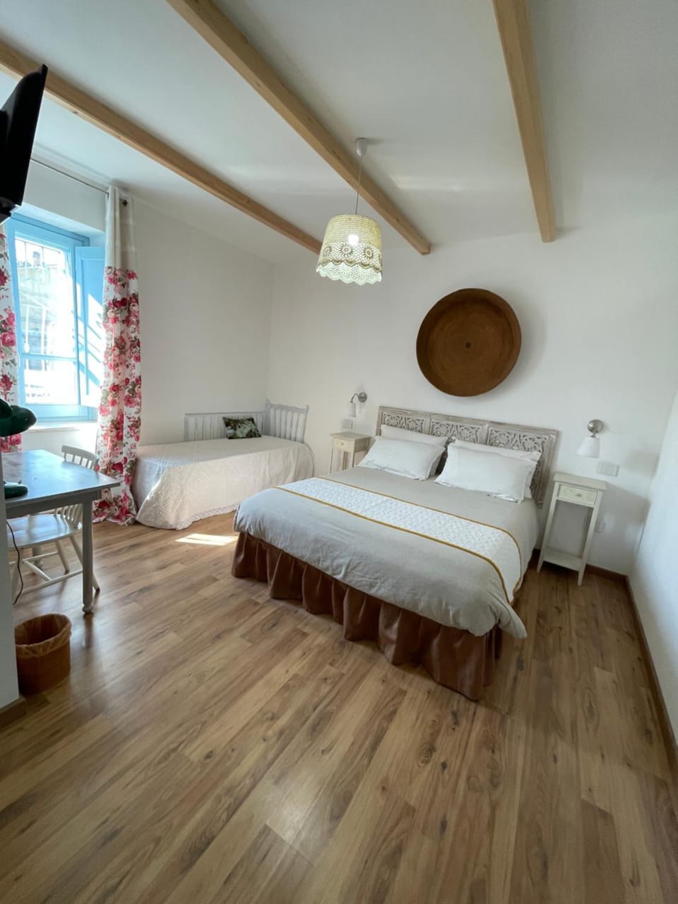 View (from property/room), Bedroom, hair dresser