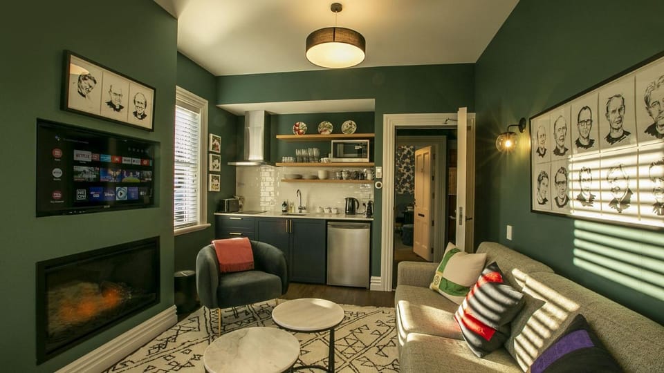 Kitchen or kitchenette, Living room