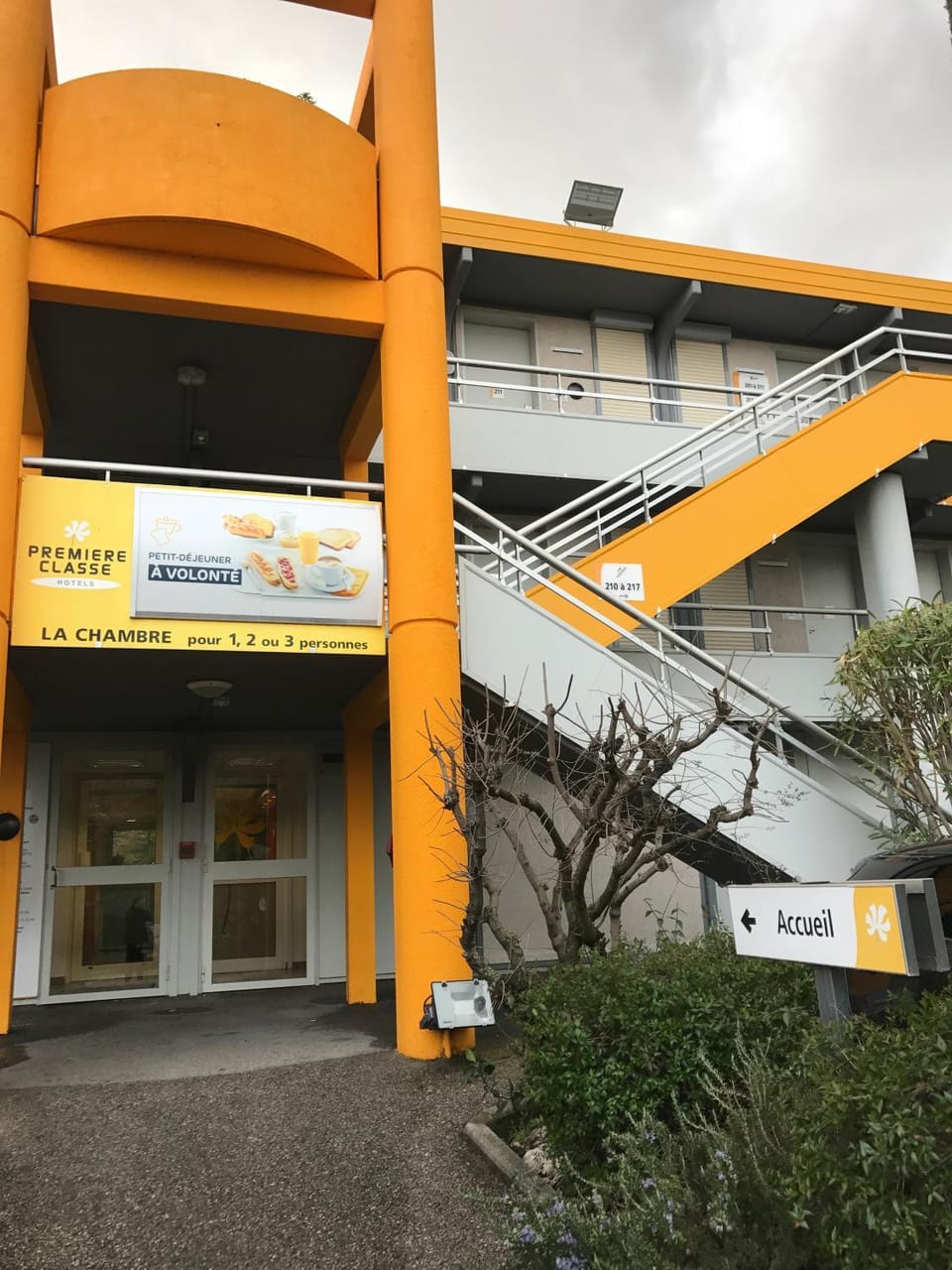 Facade/entrance, Winter