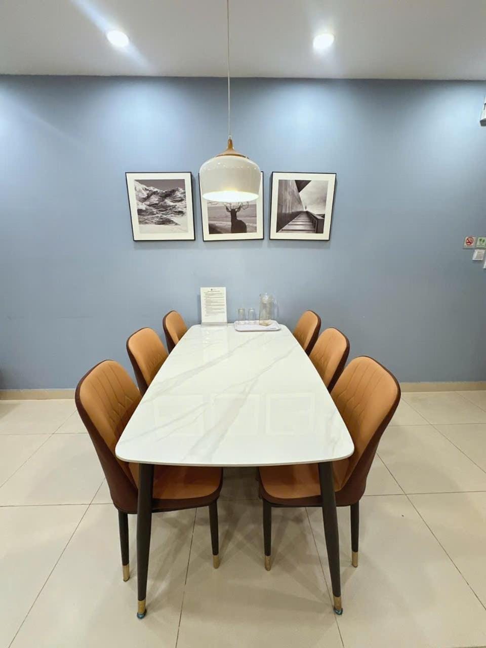 Seating area, Dining area