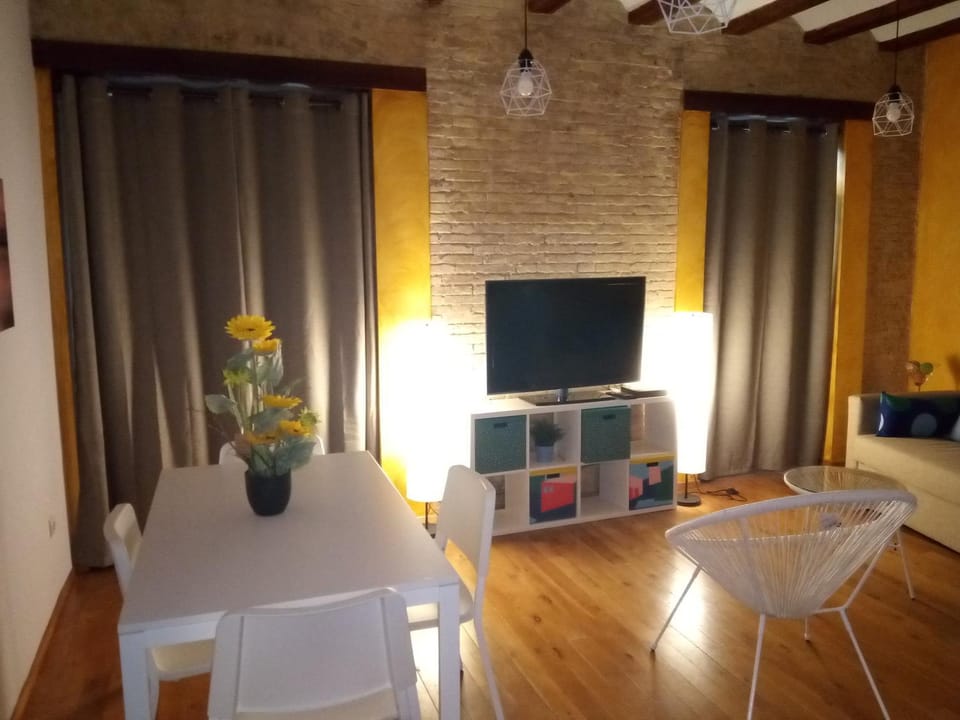 TV and multimedia, Living room, Dining area