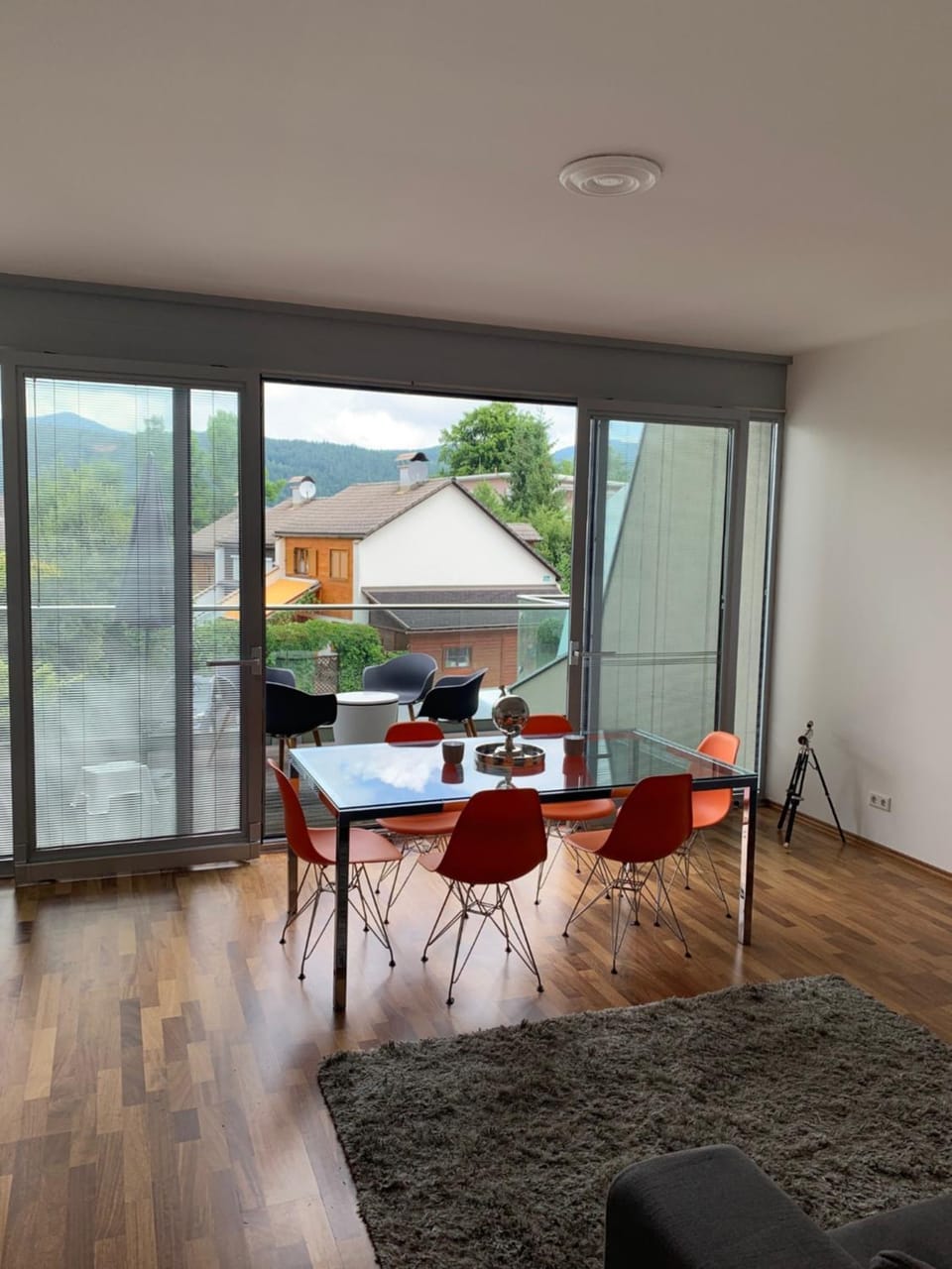 Seating area, Dining area