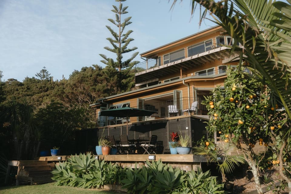 Property building, Garden, Balcony/Terrace, Garden view