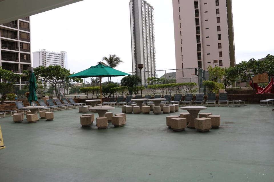 Waikiki Banyan T1-3204 Apartment in Honolulu