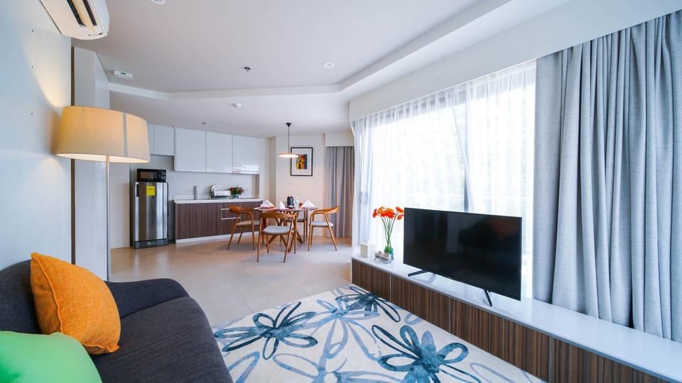 Living room, Dining area