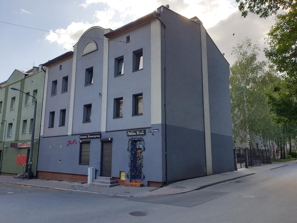 Property building, Street view