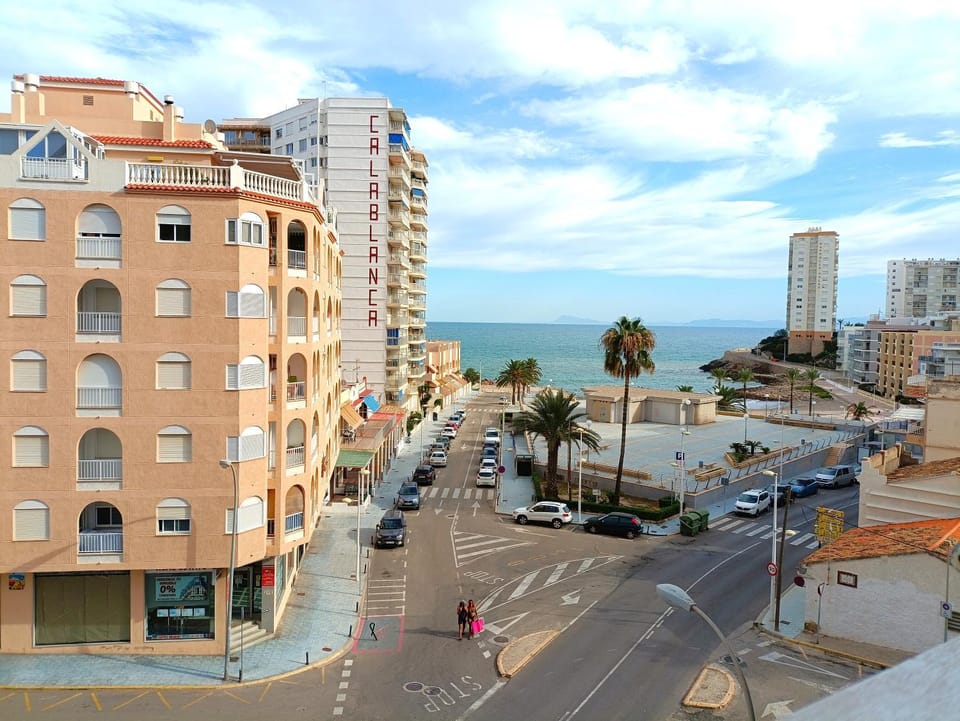 Off site, Neighbourhood, Natural landscape, Sea view, Street view, Location