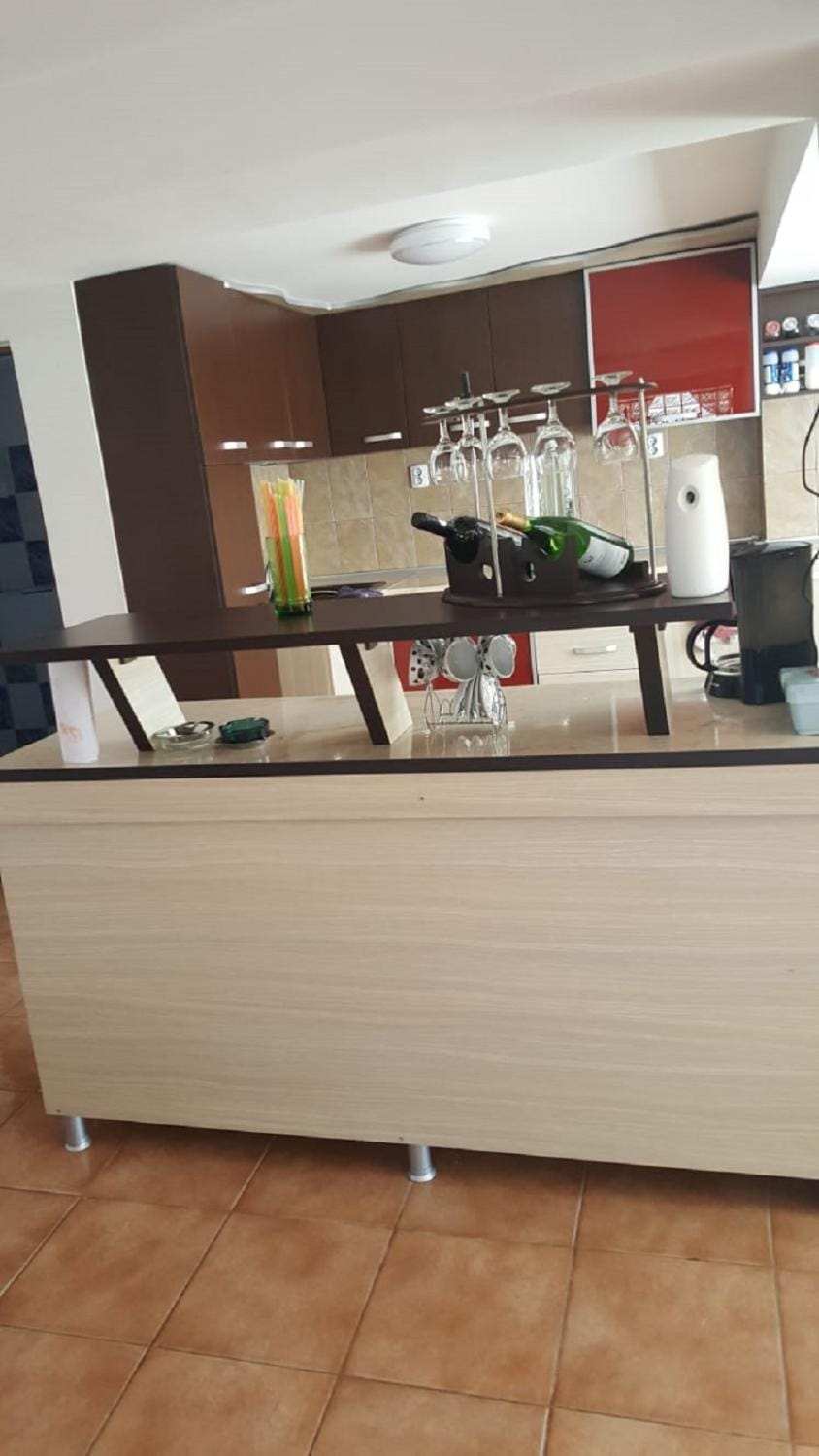 Restaurant/places to eat, Dining area