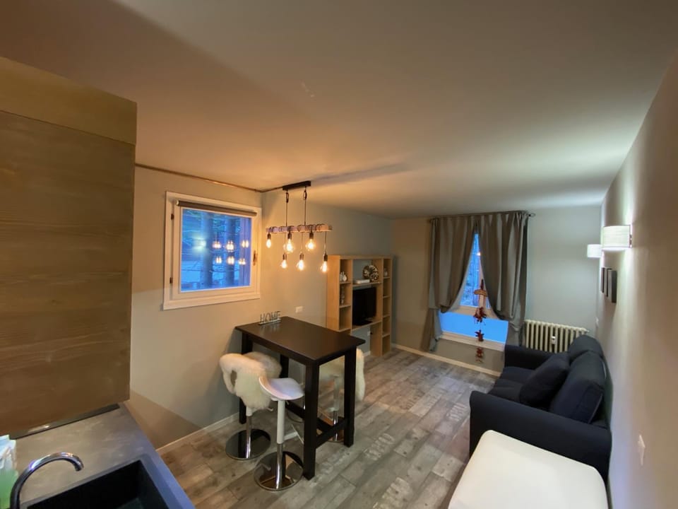 Communal lounge/ TV room, Living room, Seating area, Dining area