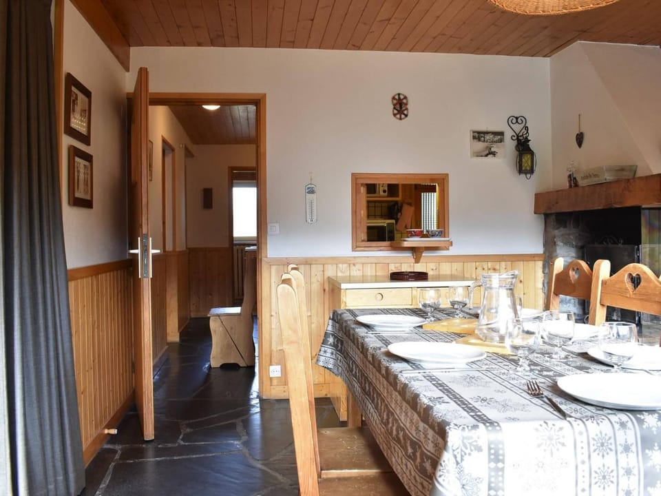 Appartement 3 pièces, 8 pers, près des pistes, cheminée, animaux acceptés - Méribel - FR-1-180-375 Apartment in Les Allues