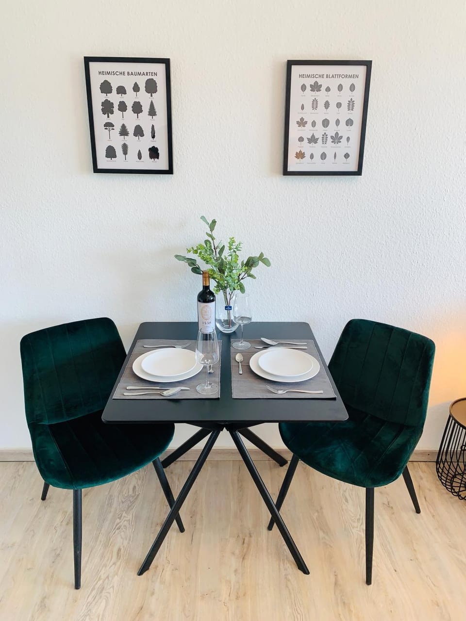 Seating area, Dining area