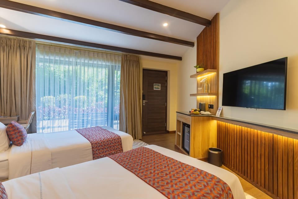 Photo of the whole room, Bedroom