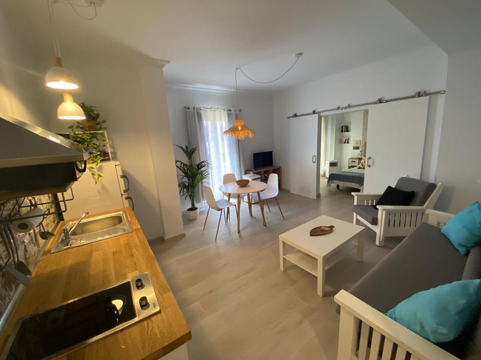 Kitchen or kitchenette, Living room, Dining area