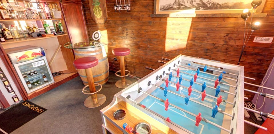 Game Room, Evening entertainment