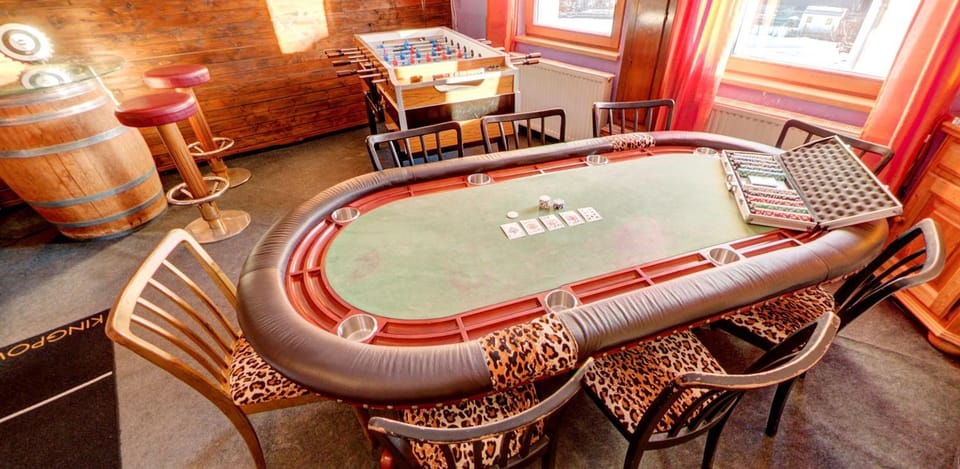 Game Room, Evening entertainment