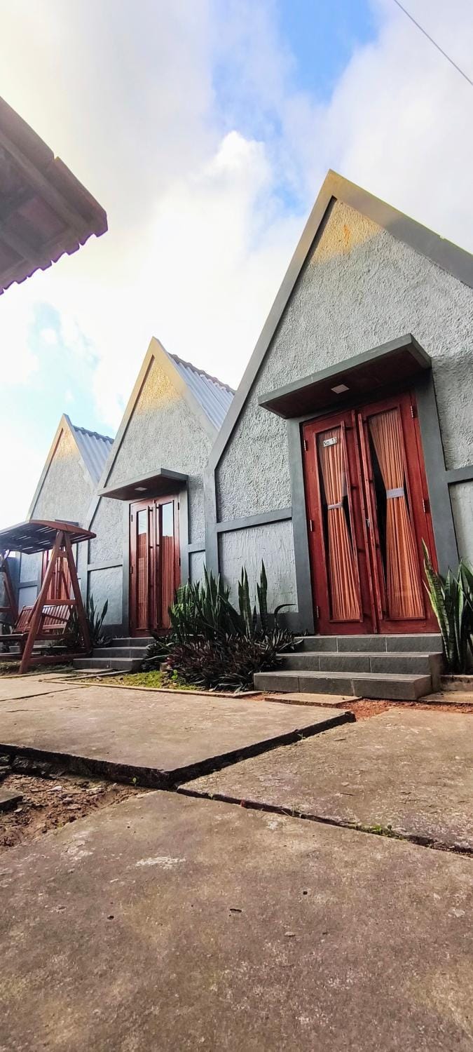 E2 GUEST HOUSE Bed and Breakfast in Indonesia