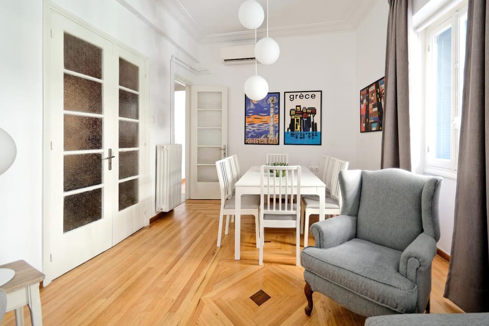 Living room, Decorative detail, Seating area, Dining area, air conditioner