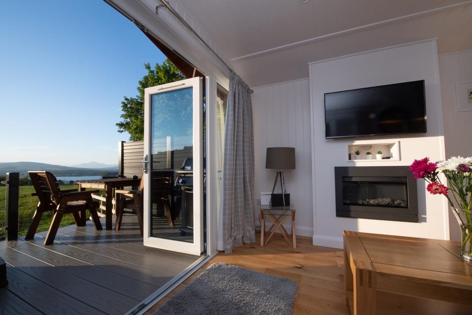 Patio, Natural landscape, Dining area