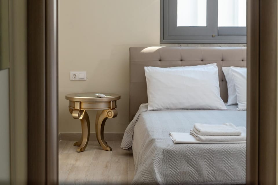 Bedroom, towels