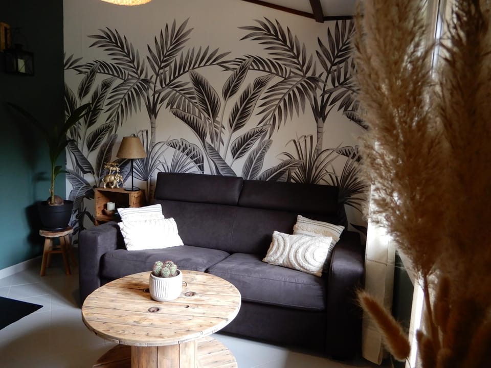 Le Cottage Exotique du Lutin Many & son bain nordique House in Normandy