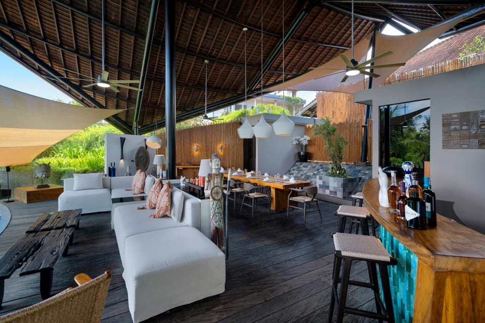 Day, Living room, Seating area