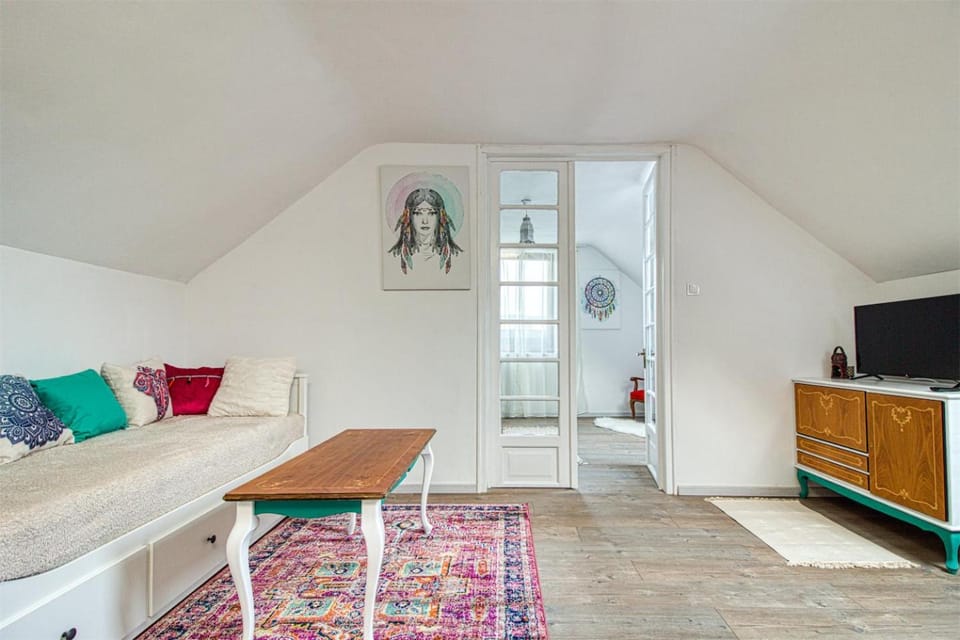 Communal lounge/ TV room, Living room