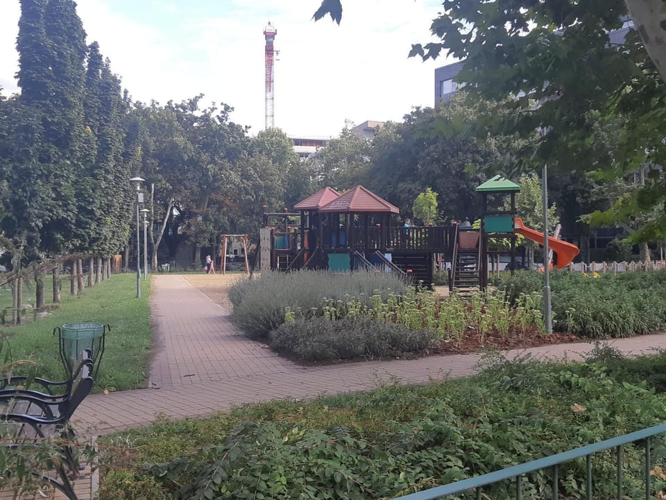 Neighbourhood, Children play ground