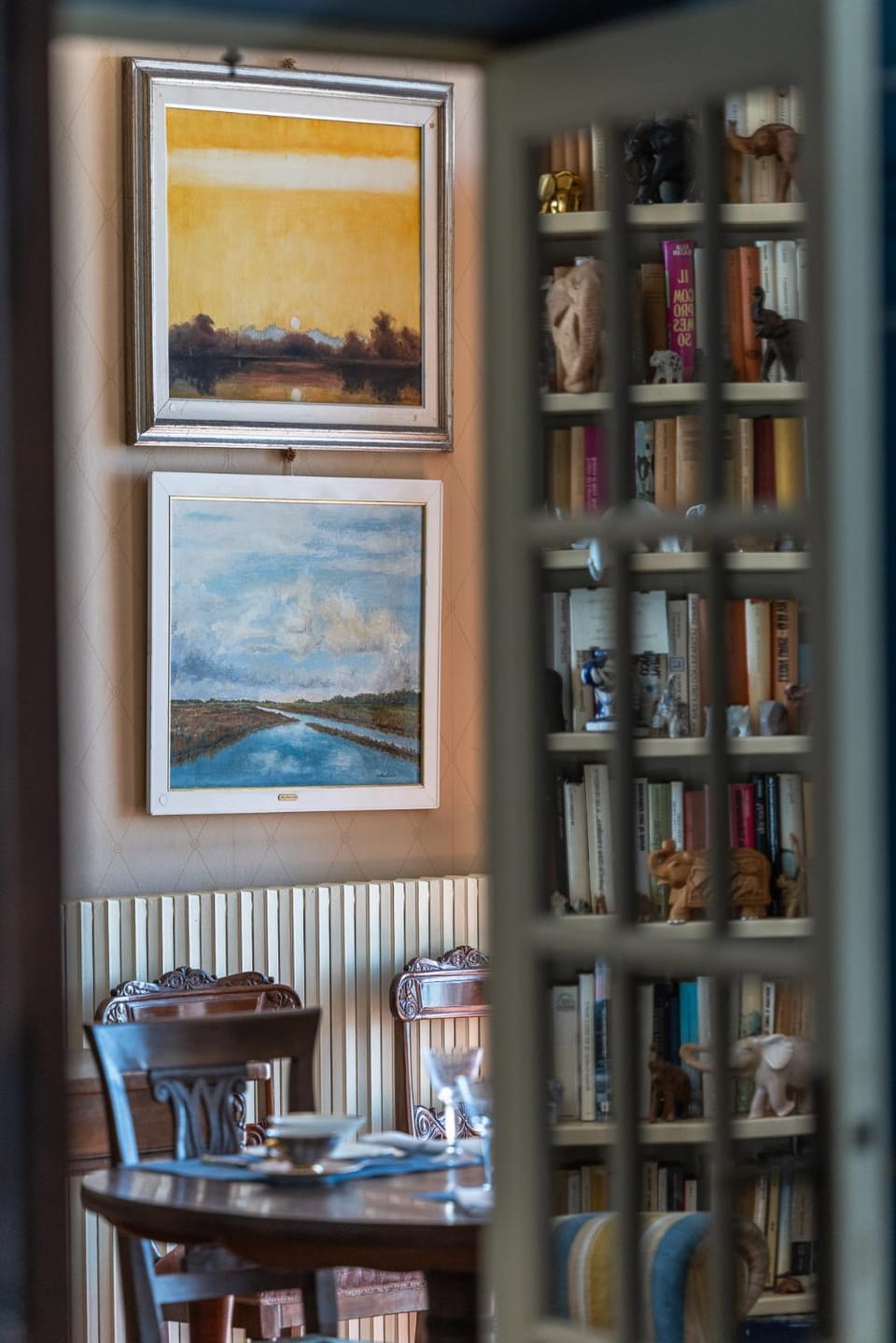 Library, Decorative detail