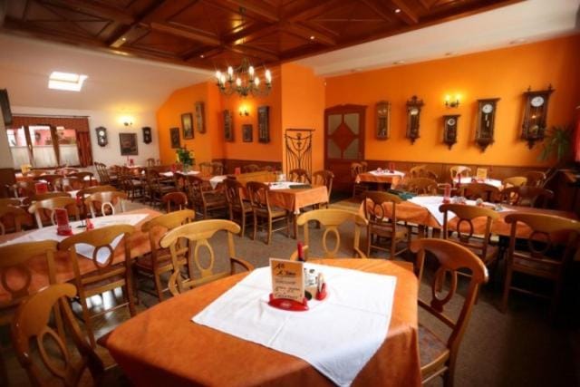 Penzion Tři Koruny - budova Valerie Bed and Breakfast in South Moravian Region