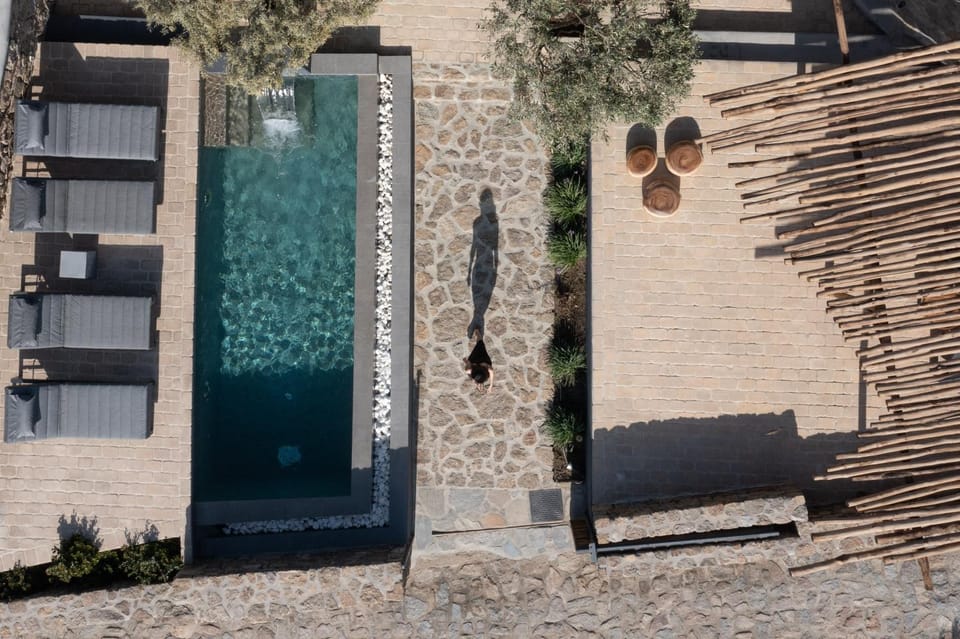 Area and facilities, Swimming pool