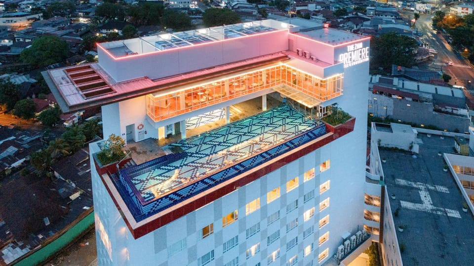 Property building, Swimming pool