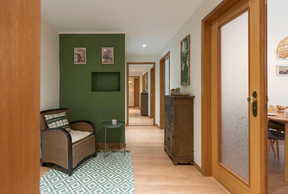 LovelyStay - The Porto Getaway w/ Free Parking Apartment in Porto