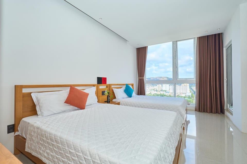 Bed, Bedroom, Mountain view