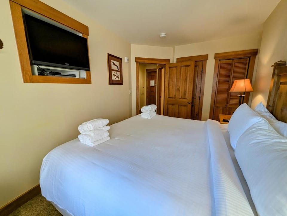 Springs 8846 by SummitCove Lodging in Colorado House in Keystone